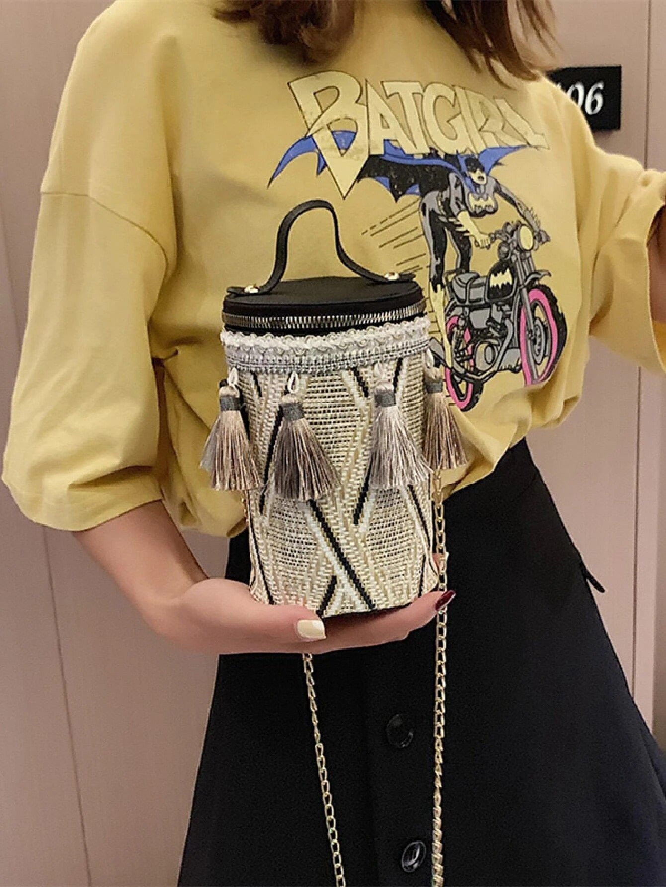 حقيبة مزينة بشراشيب شنط وحقائب شنط