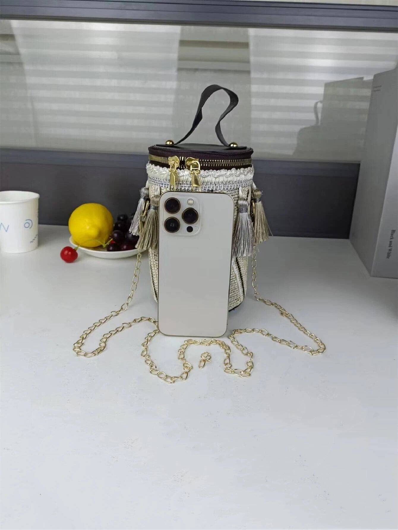 حقيبة مزينة بشراشيب شنط وحقائب شنط