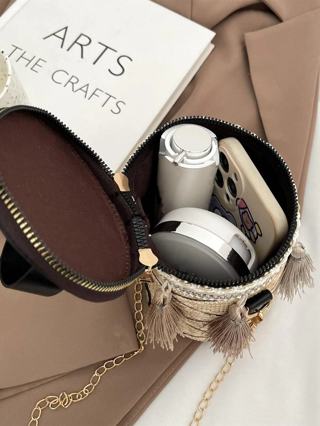 حقيبة مزينة بشراشيب شنط وحقائب شنط