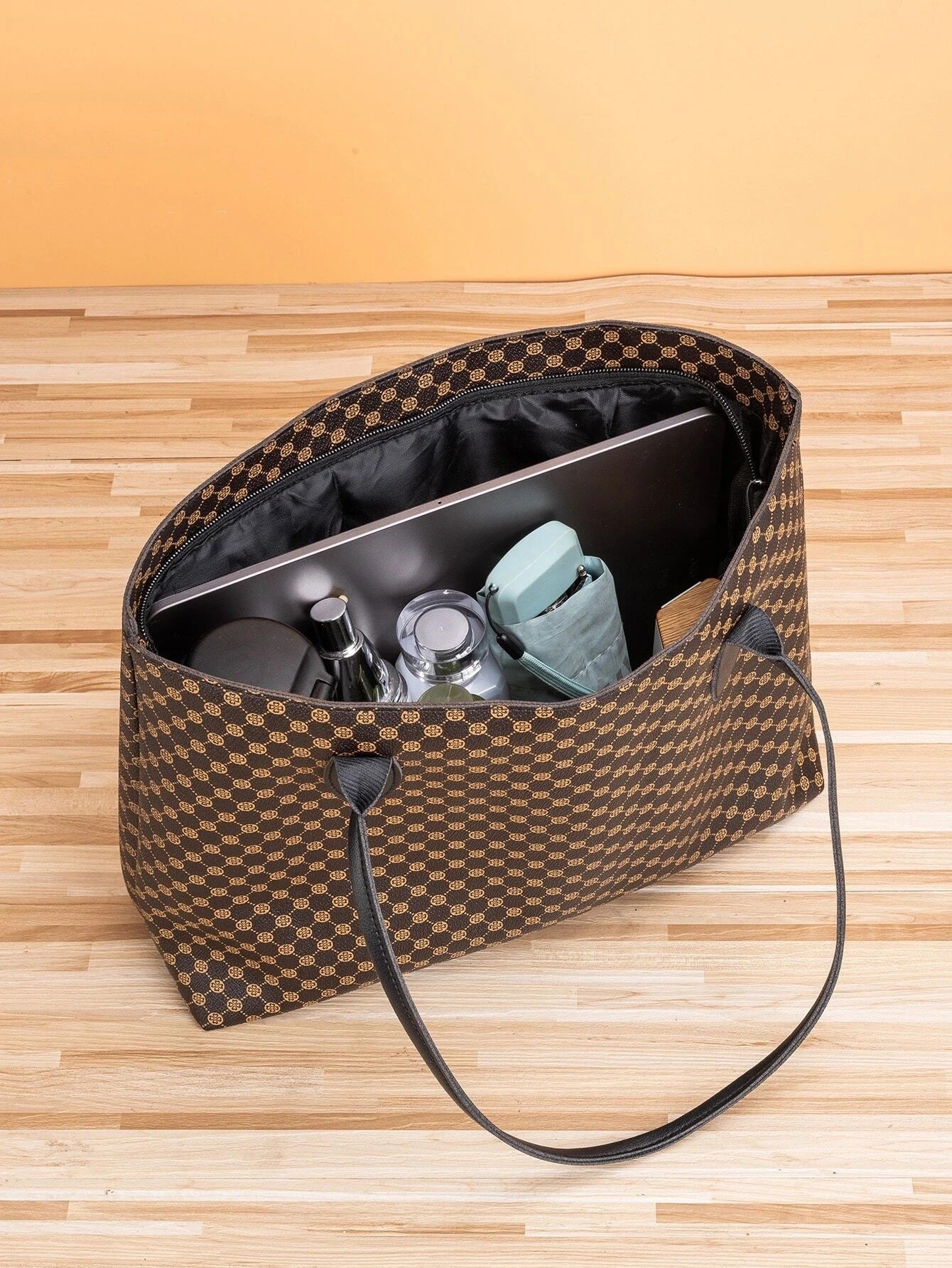 حقيبة جلد كبيره بنية للجامعه شنط وحقائب شنط