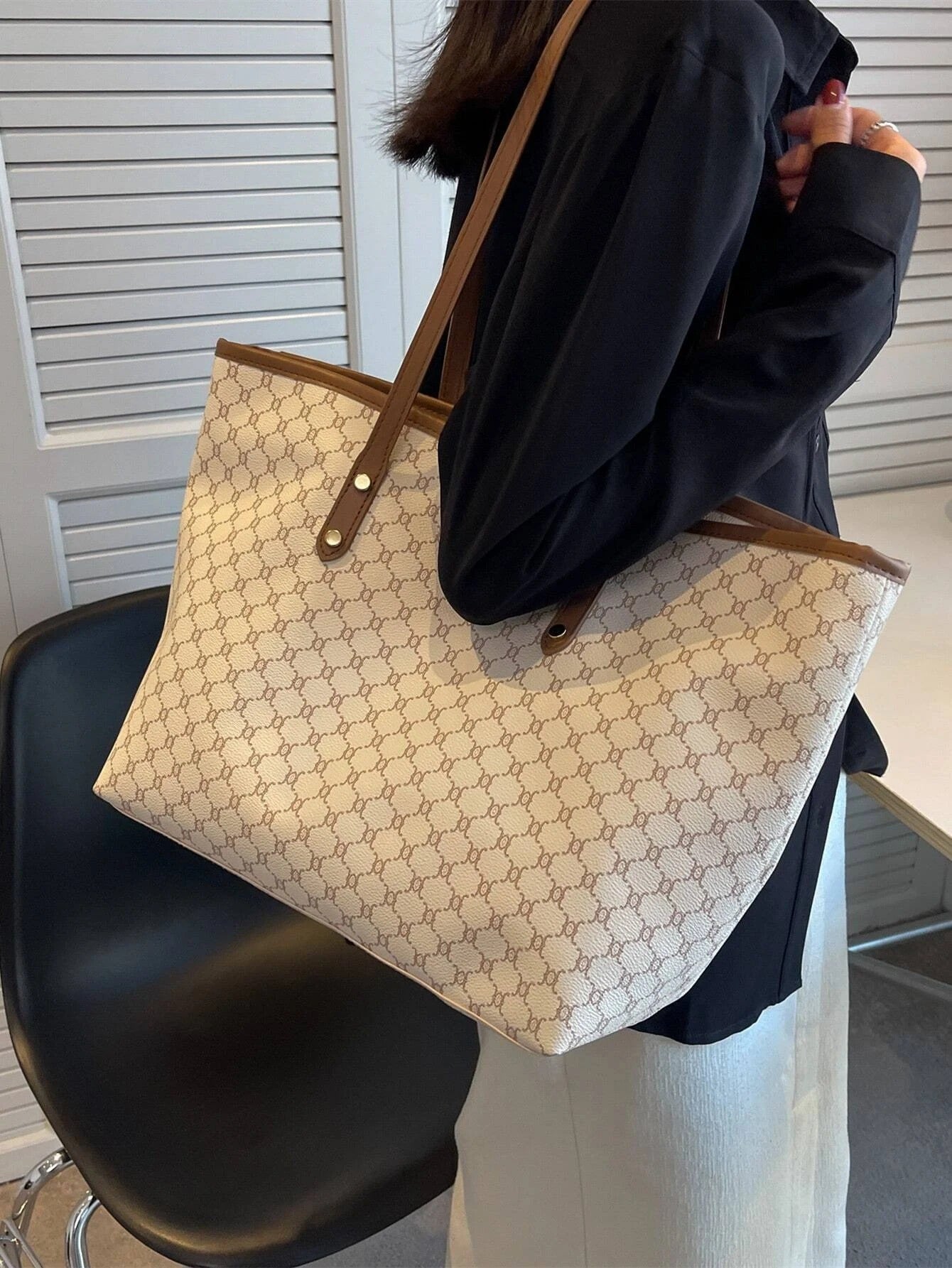 حقيبة كبيره بيج للجامعه شنط وحقائب شنط