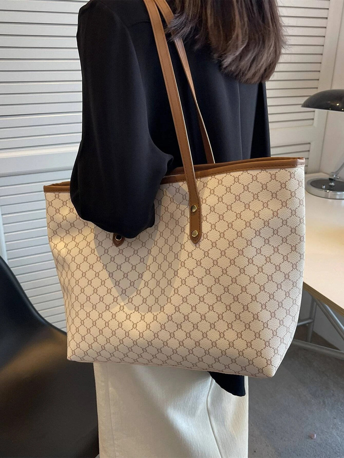 حقيبة كبيره بيج للجامعه شنط وحقائب شنط