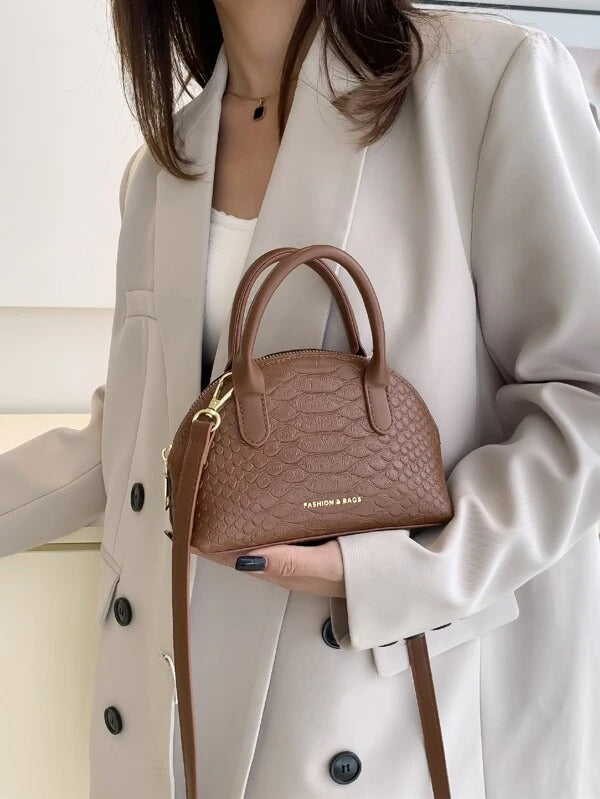 حقيبة شكل قبة ميني بتطريز شنط وحقائب شنط بني