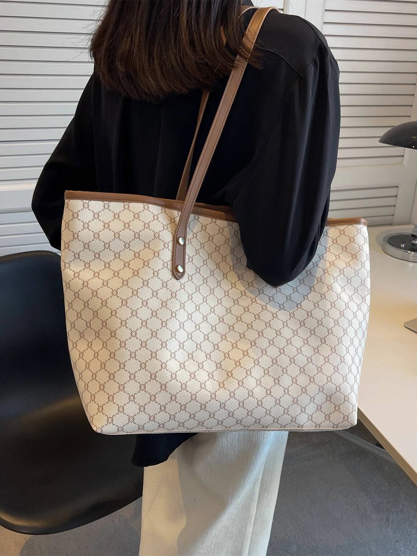 حقيبة كبيره بيج للجامعه شنط وحقائب شنط