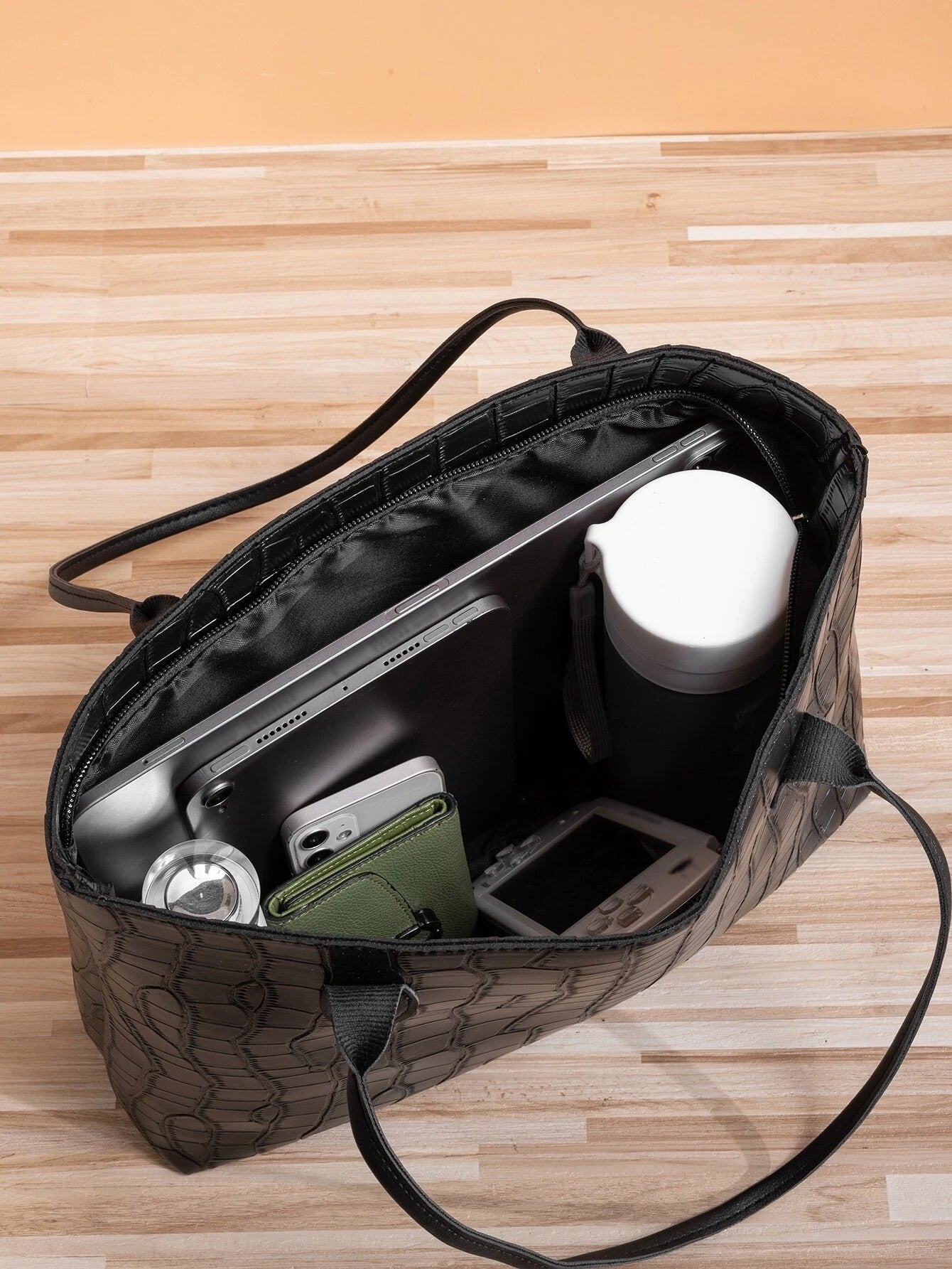 حقيبة جلد كبيره بنية للجامعه شنط وحقائب شنط