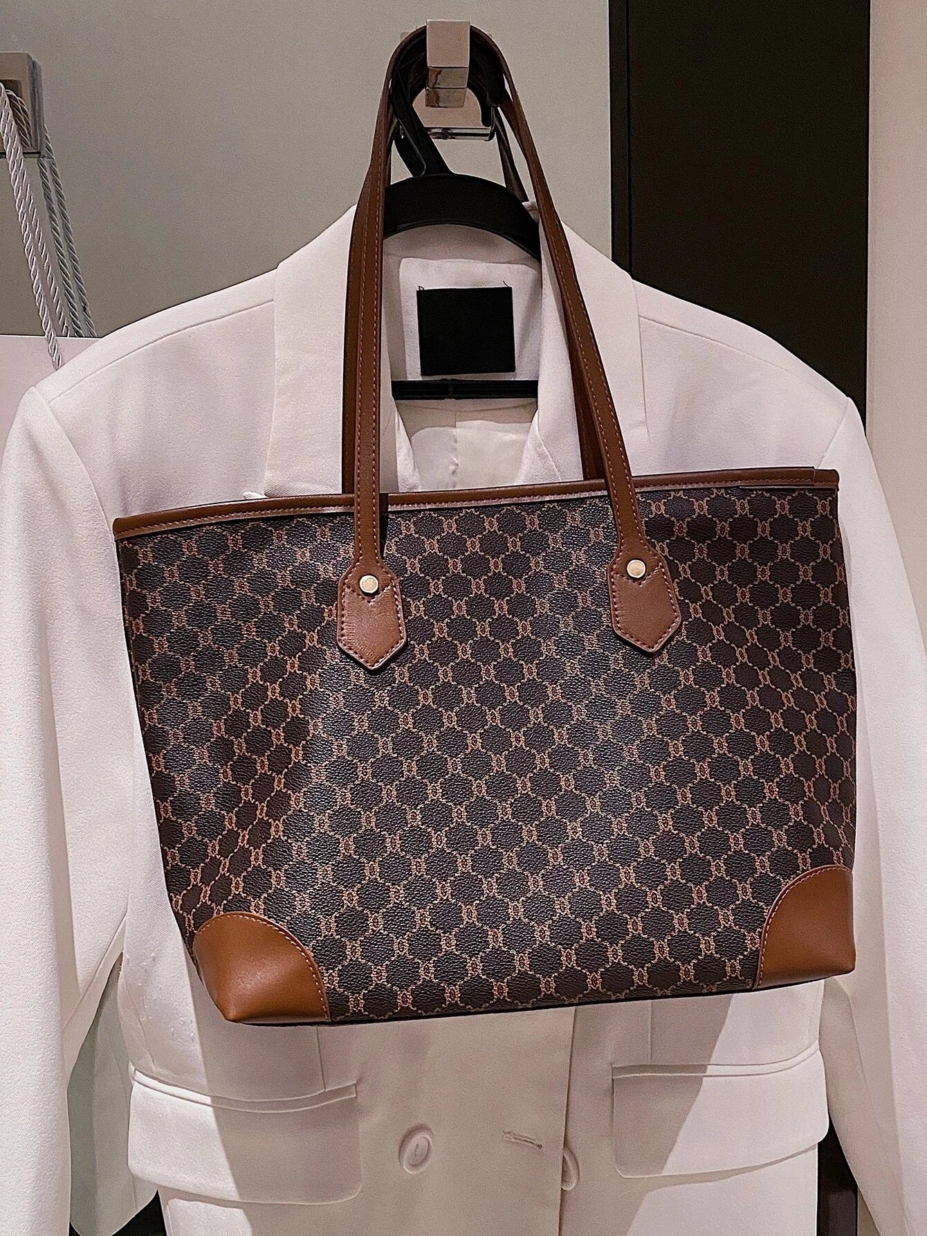 حقيبة كتف كبيرة للجامعه والطلعات شنط وحقائب شنط