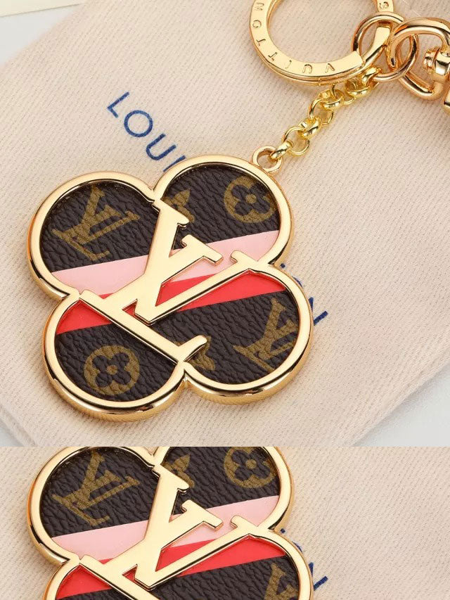 ميدالية لويس فيتون براون فلاور ميدالية louis vuitton
