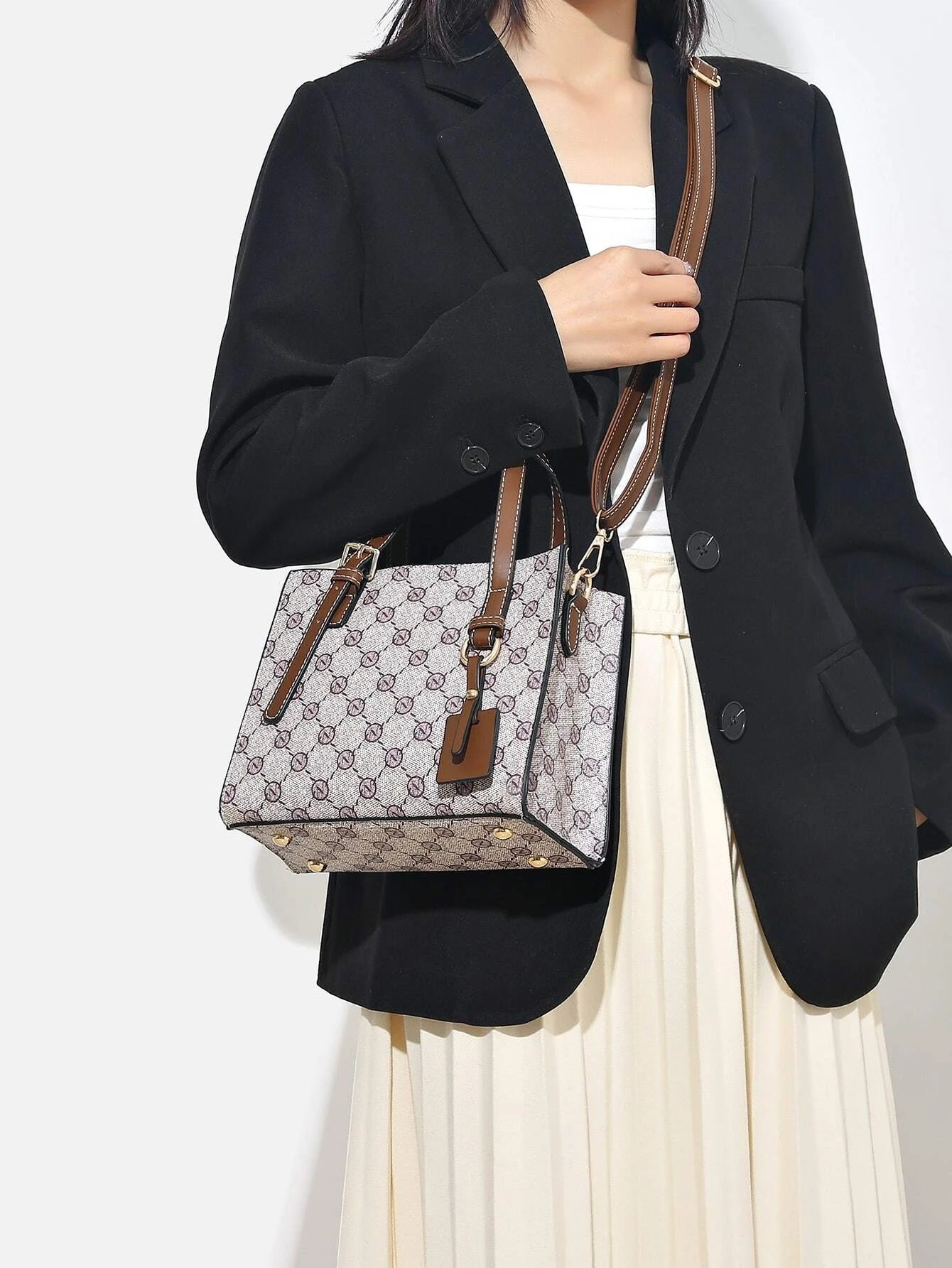 حقيبة يد بلون بيج انيقة شنط وحقائب شنط بيج