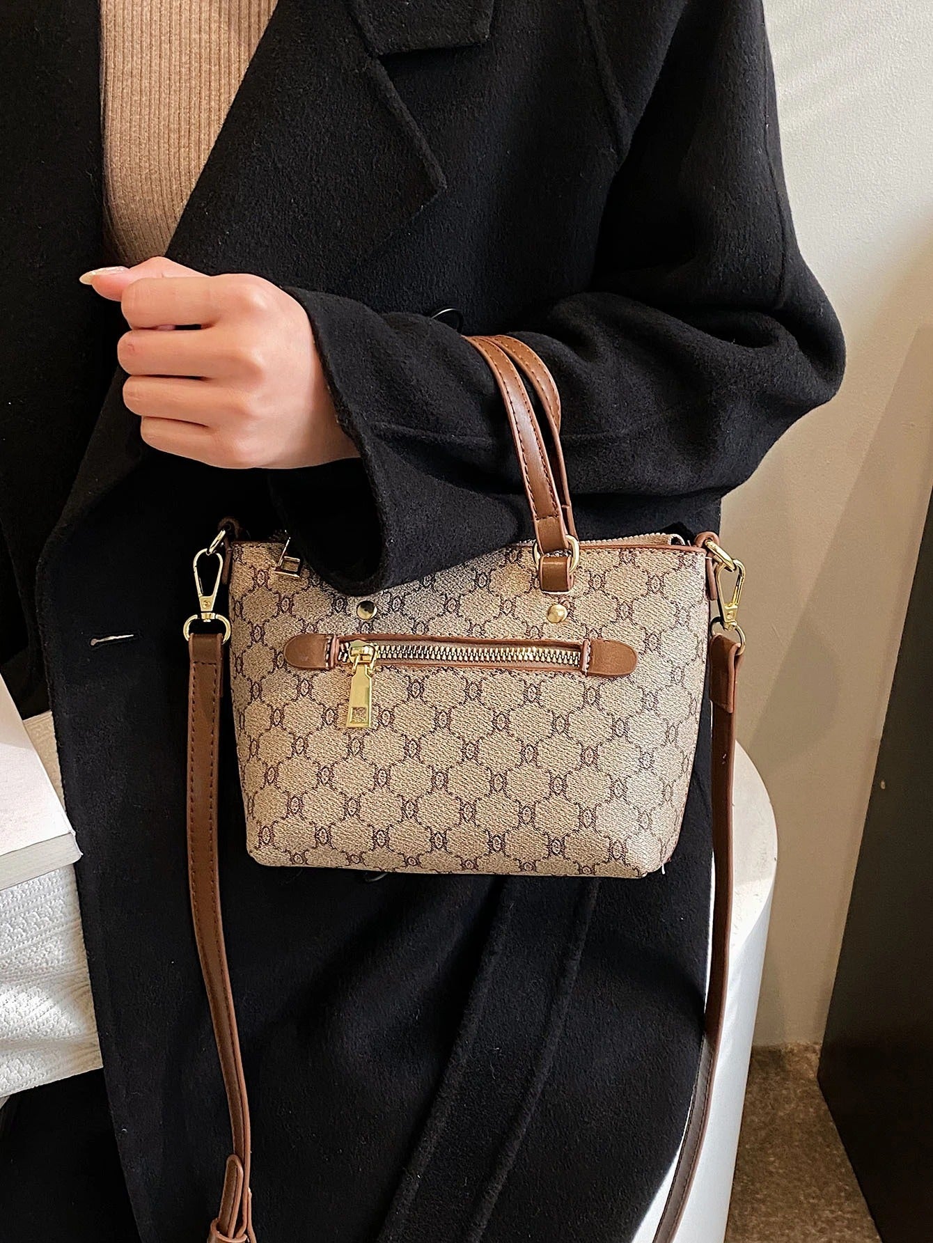 حقيبة يد هندسي بني شنط وحقائب شنط