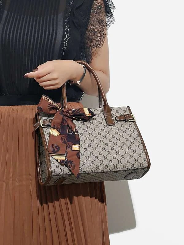 حقيبة مربعة بوشاح بني شنط وحقائب شنط