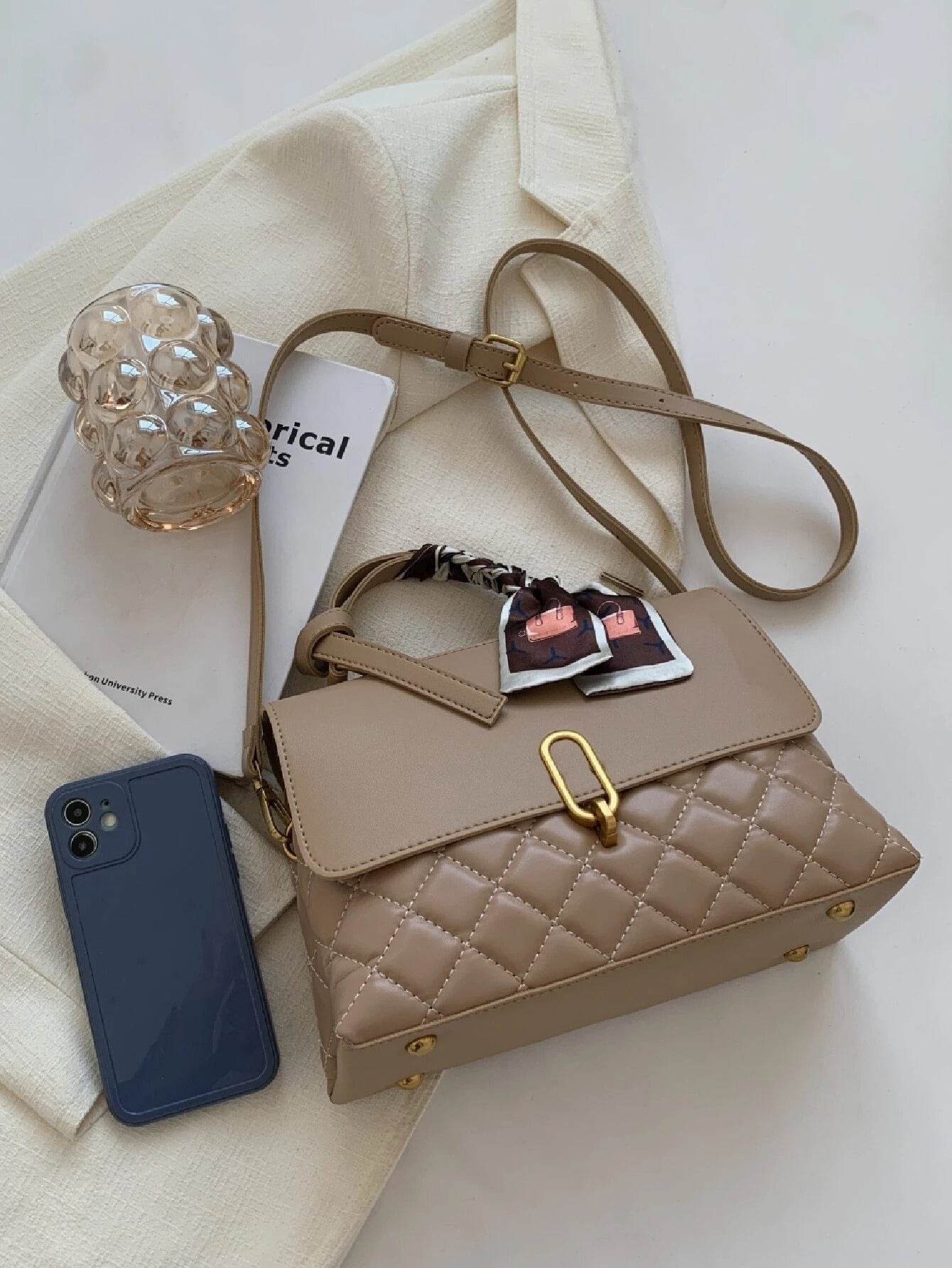 حقيبة مربعة نمط منقوش شنط وحقائب شنط