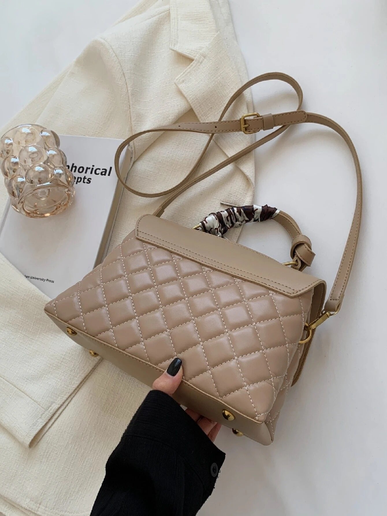 حقيبة مربعة نمط منقوش شنط وحقائب شنط