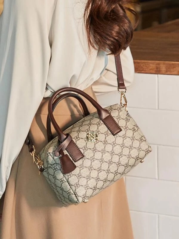 حقيبة مربعة بنمط هندسي شنط وحقائب شنط بيج