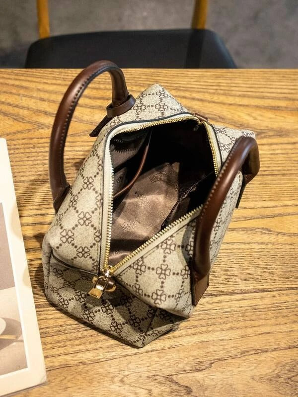 حقيبة مربعة بنمط هندسي شنط وحقائب شنط