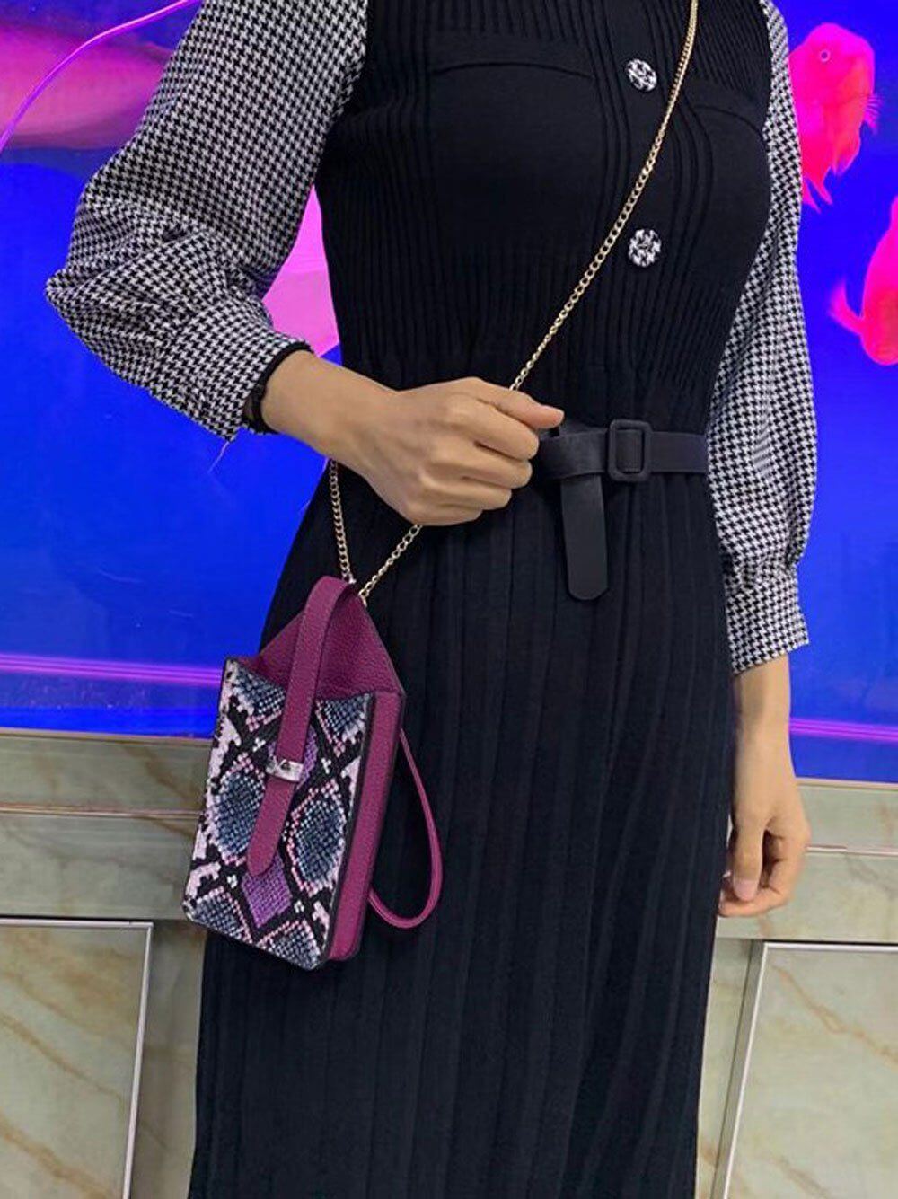 حقيبة جوال جلد ملونة شنط وحقائب شنط