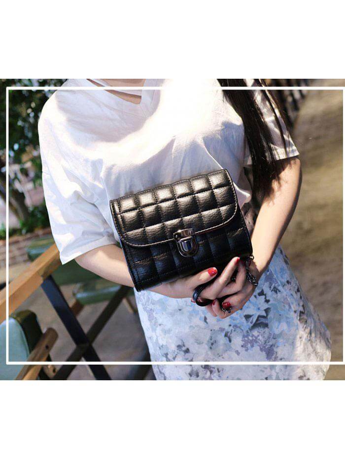 حقيبة كتف سوداء بسلسلة شنط وحقائب متوفر 1 لون