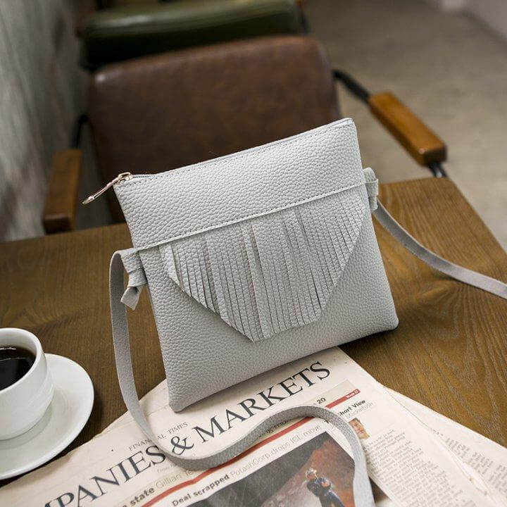 حقيبة سوداء بشراشيب شنط وحقائب متوفر 2 لون