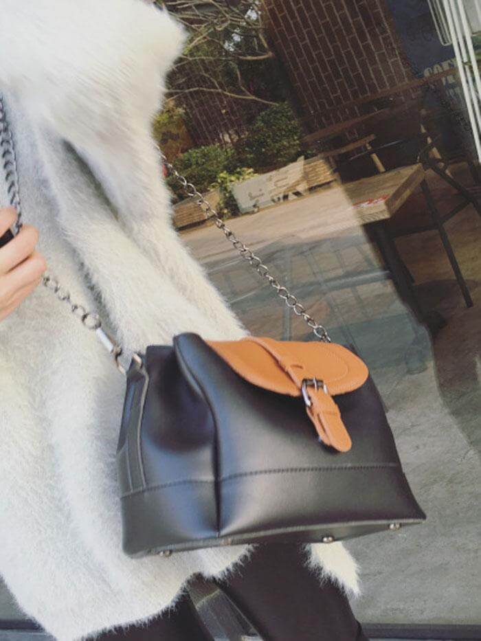 حقيبة كتف كبيرة بيد معدنية طويلة شنط وحقائب متوفر 2 لون