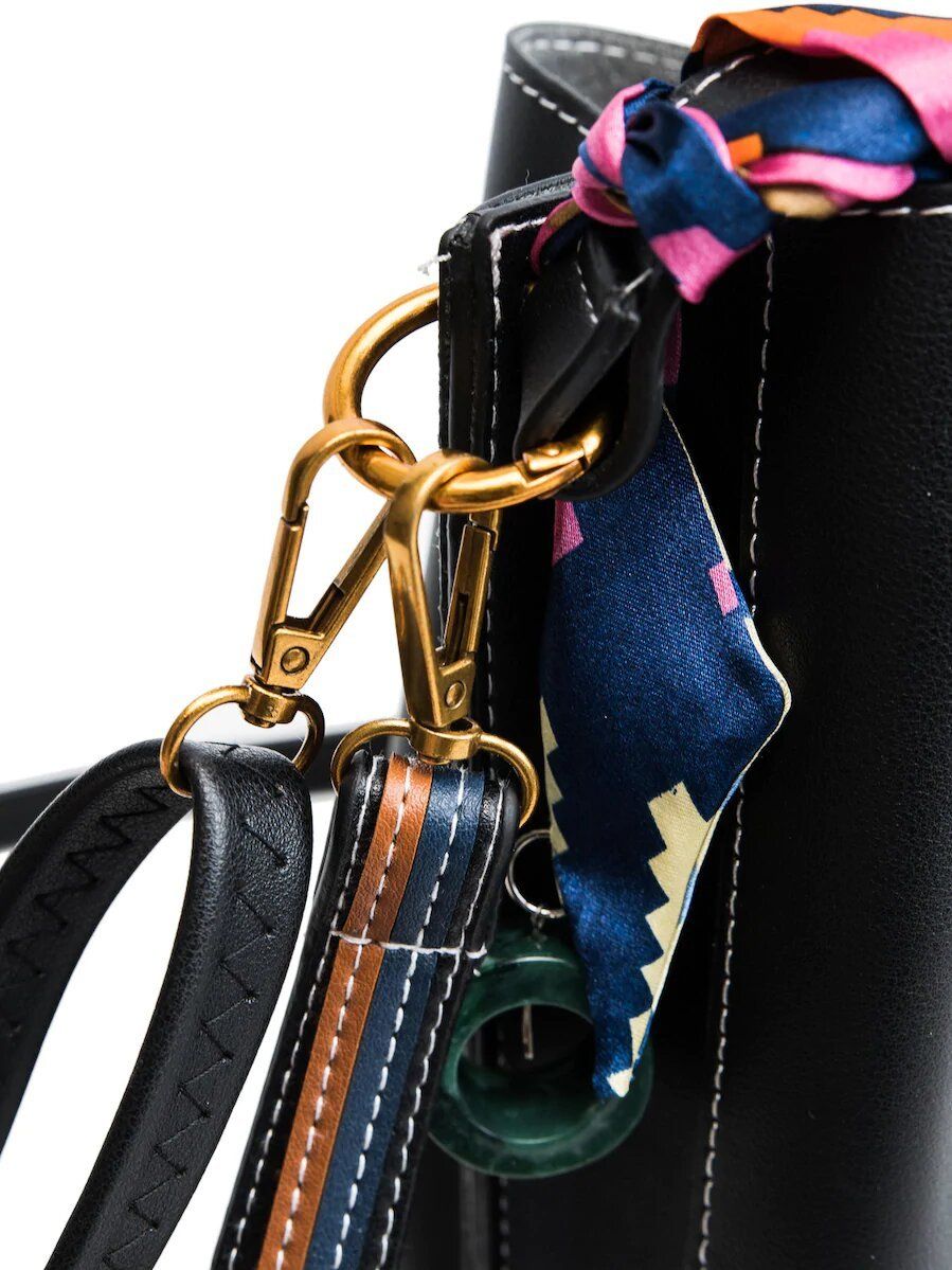 شنطه سوداء بربطه شنط وحقائب متوفر 5 لون