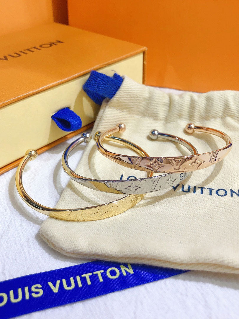 اساور لويس فيتون بانقل اوبن سايز اسواره louis vuitton