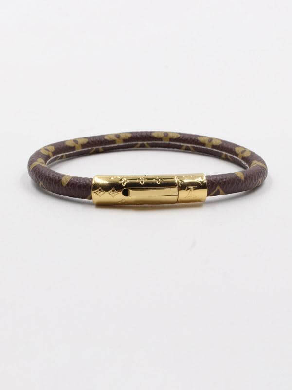 اسوارة ال في جلد بني اسواره louis vuitton بني