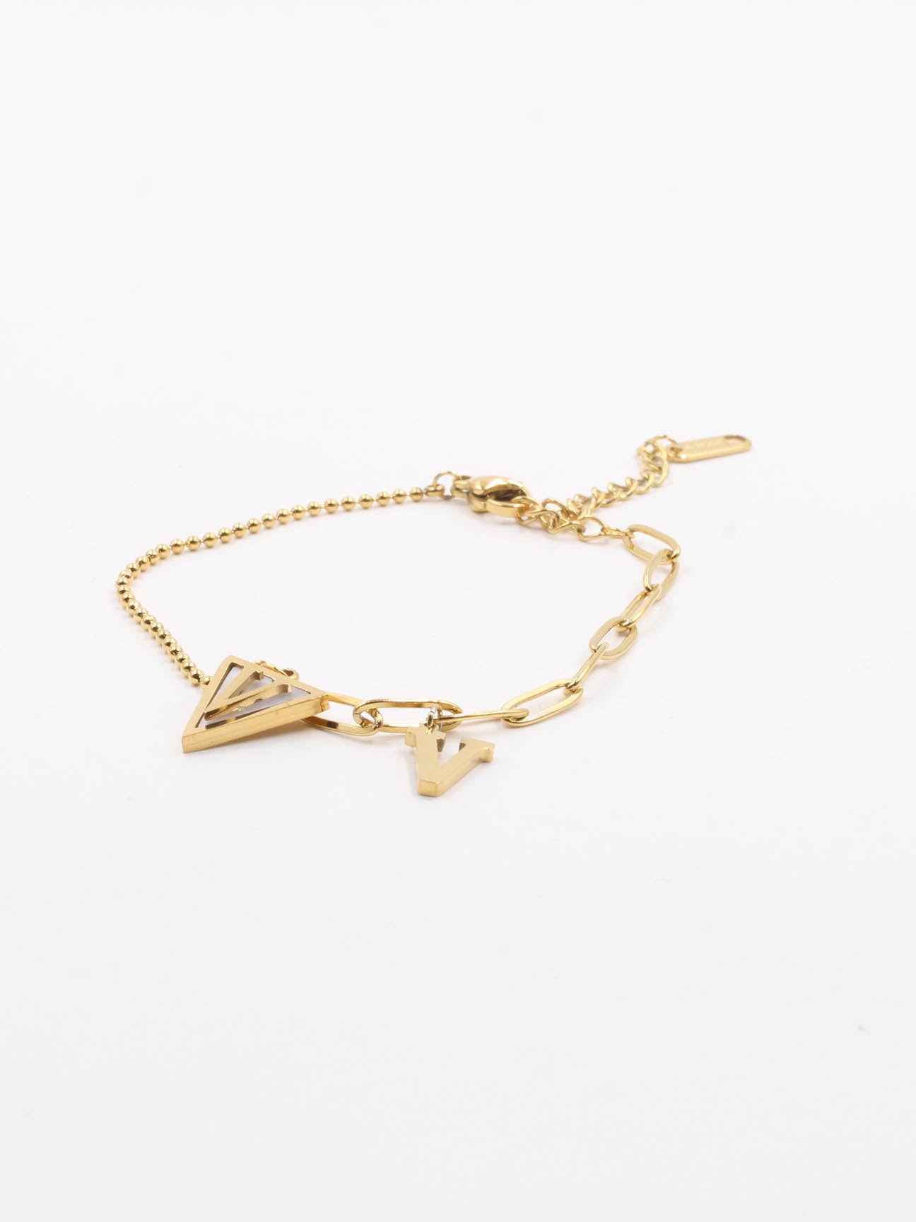 Louis Vuitton soft bracelet - أسوارة لويس فيتون ناعمة اسواره متوفر 1 لون