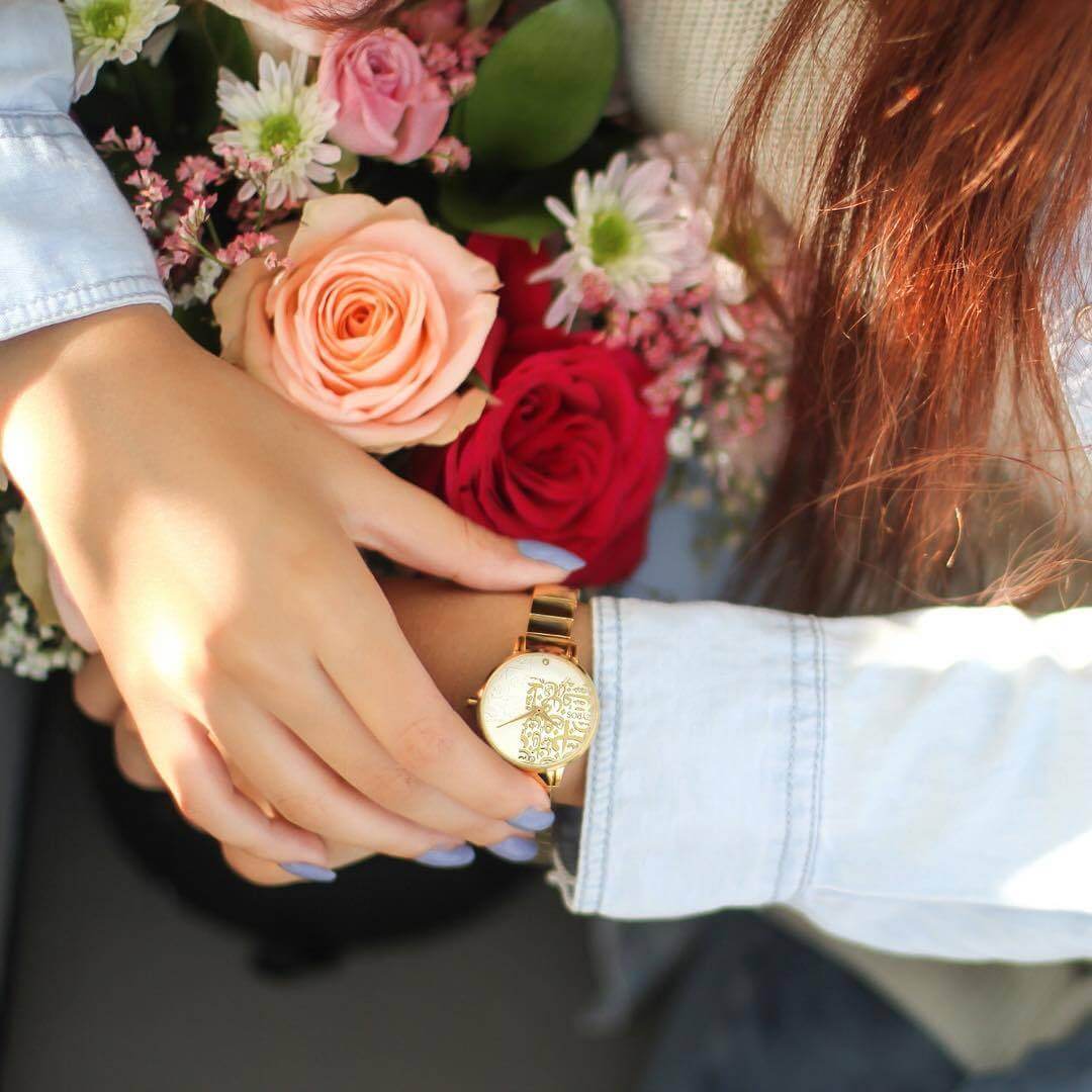 ساعة زايروس حروف عربيه اطقم ساعات متوفر 2 لون