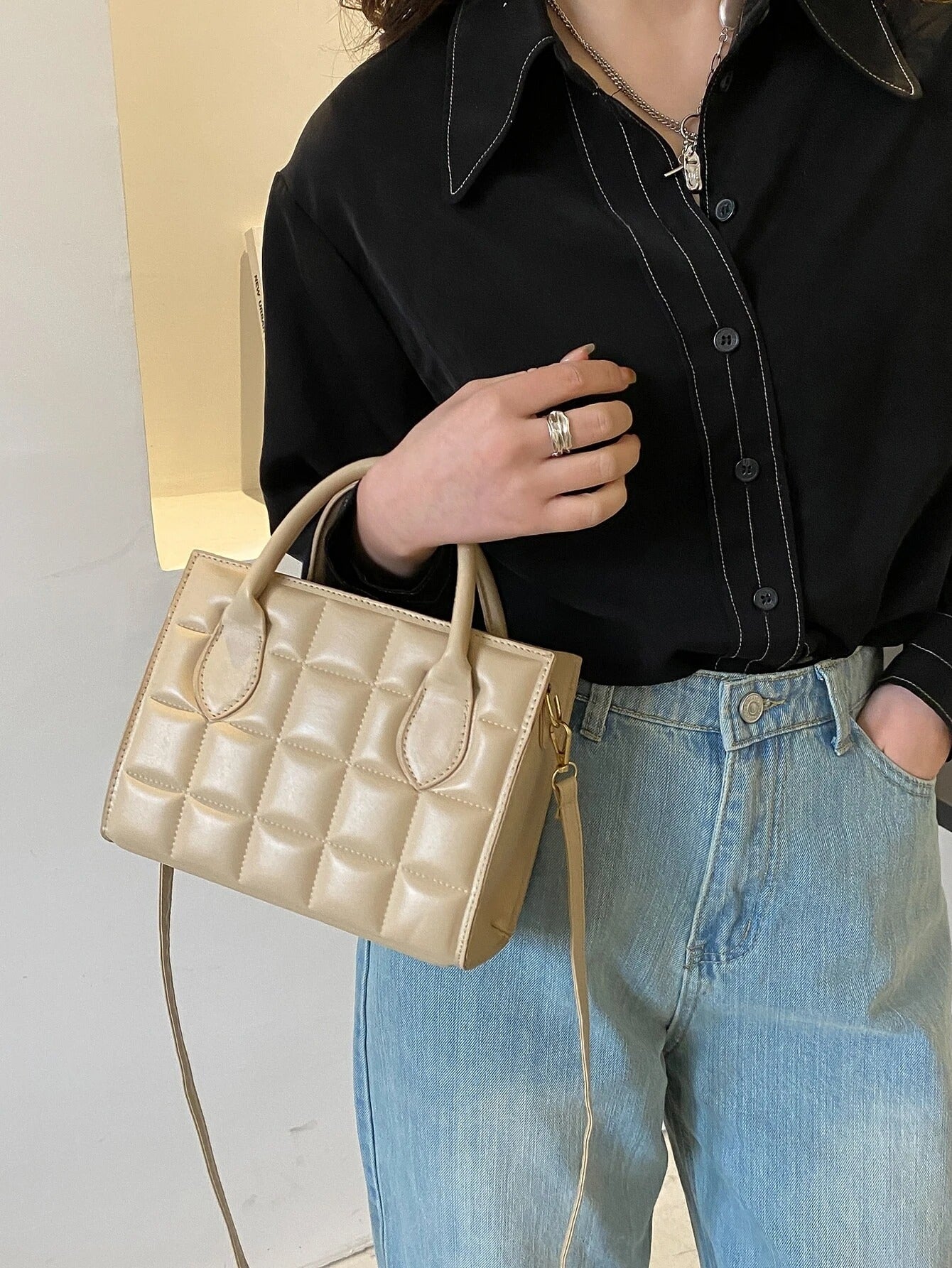 حقيبة مربعة بيج شنط وحقائب شنط بيج