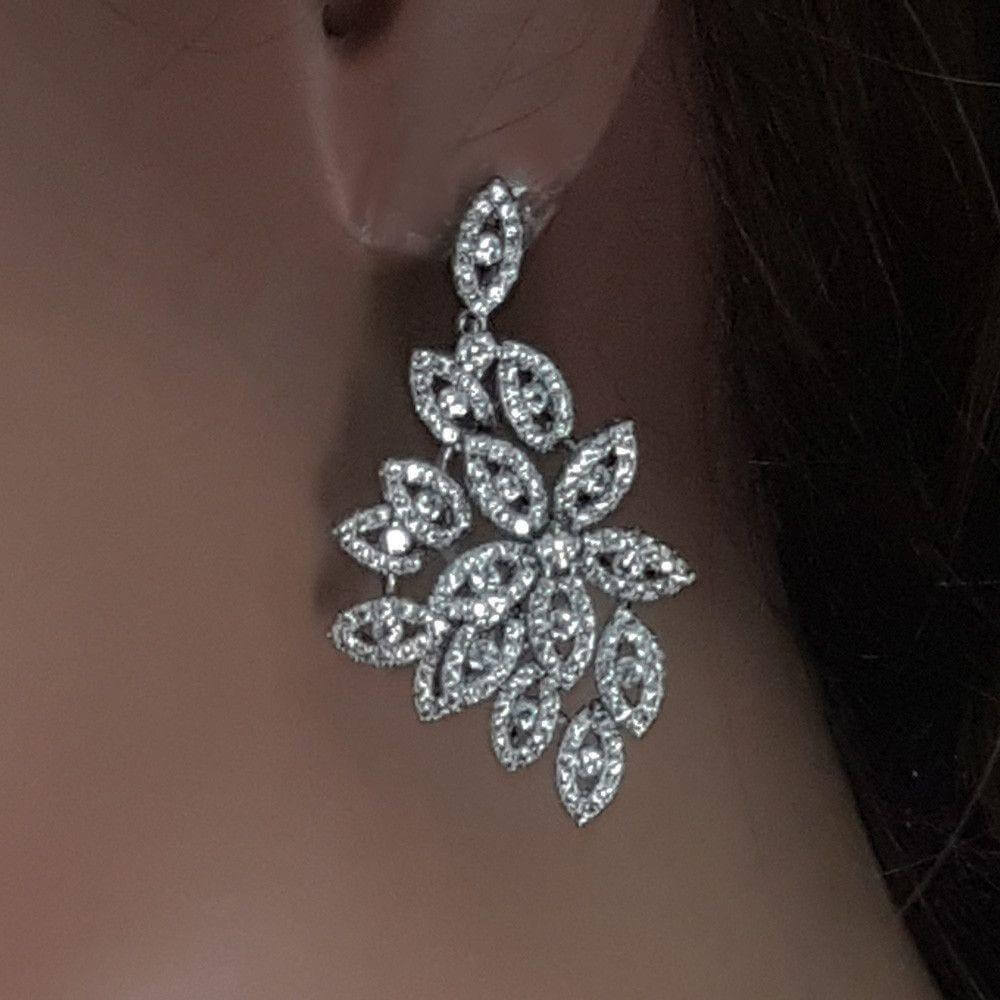 حلق زركون ميد سكوير حلق متوفر 1 لون