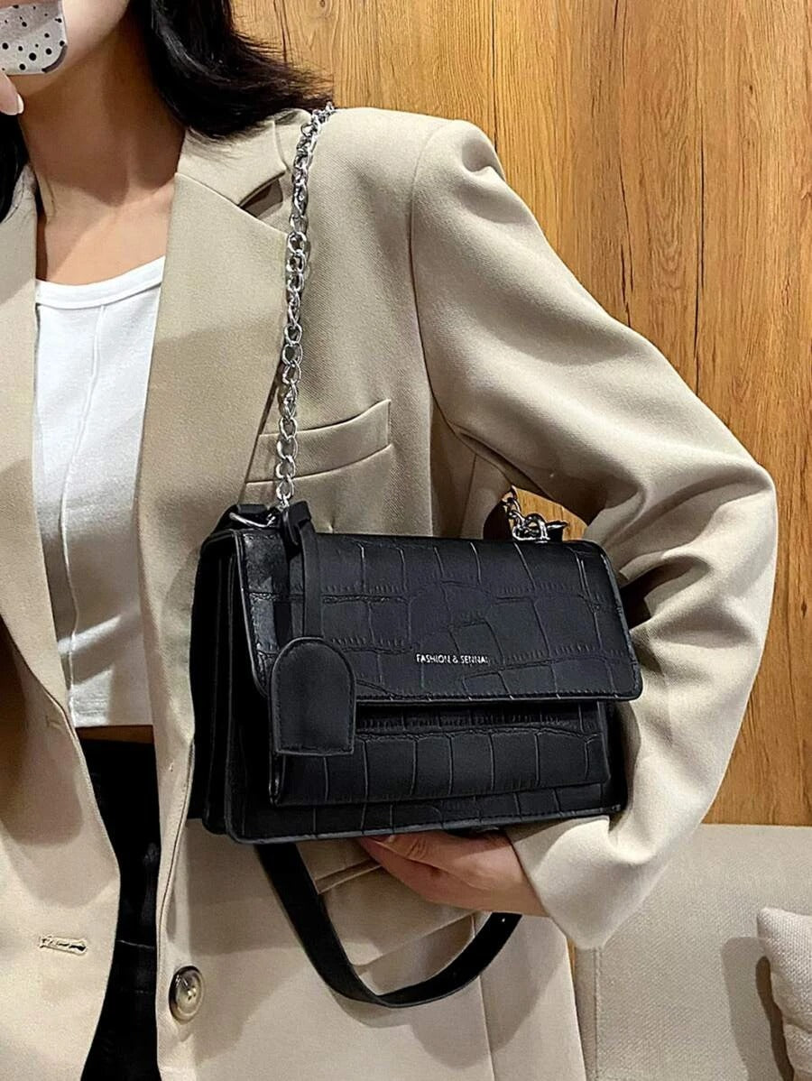 حقيبة مربعة جلد بسلسال فضي شنط وحقائب شنط اسود