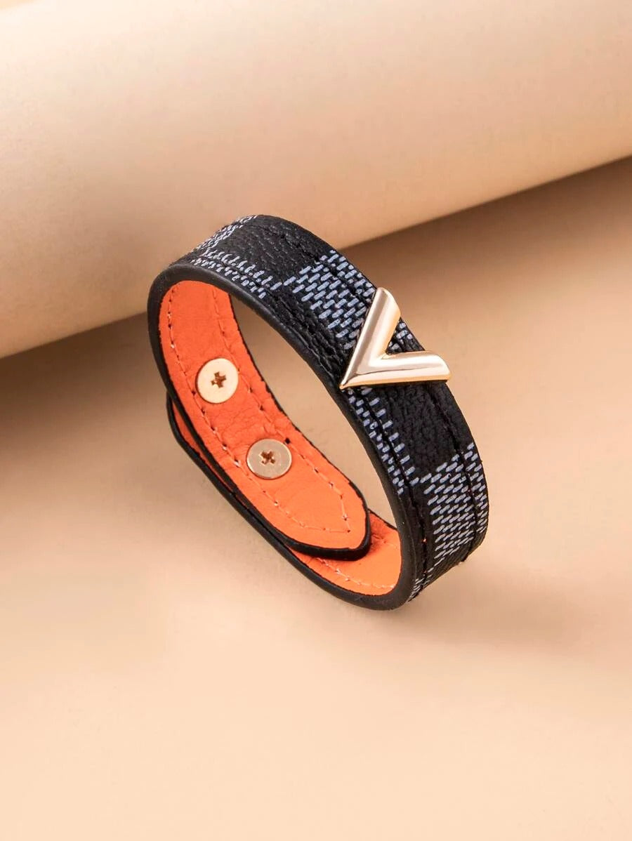 اسواره ال في جلد رمادي اسواره متوفر 1 لون رمادي