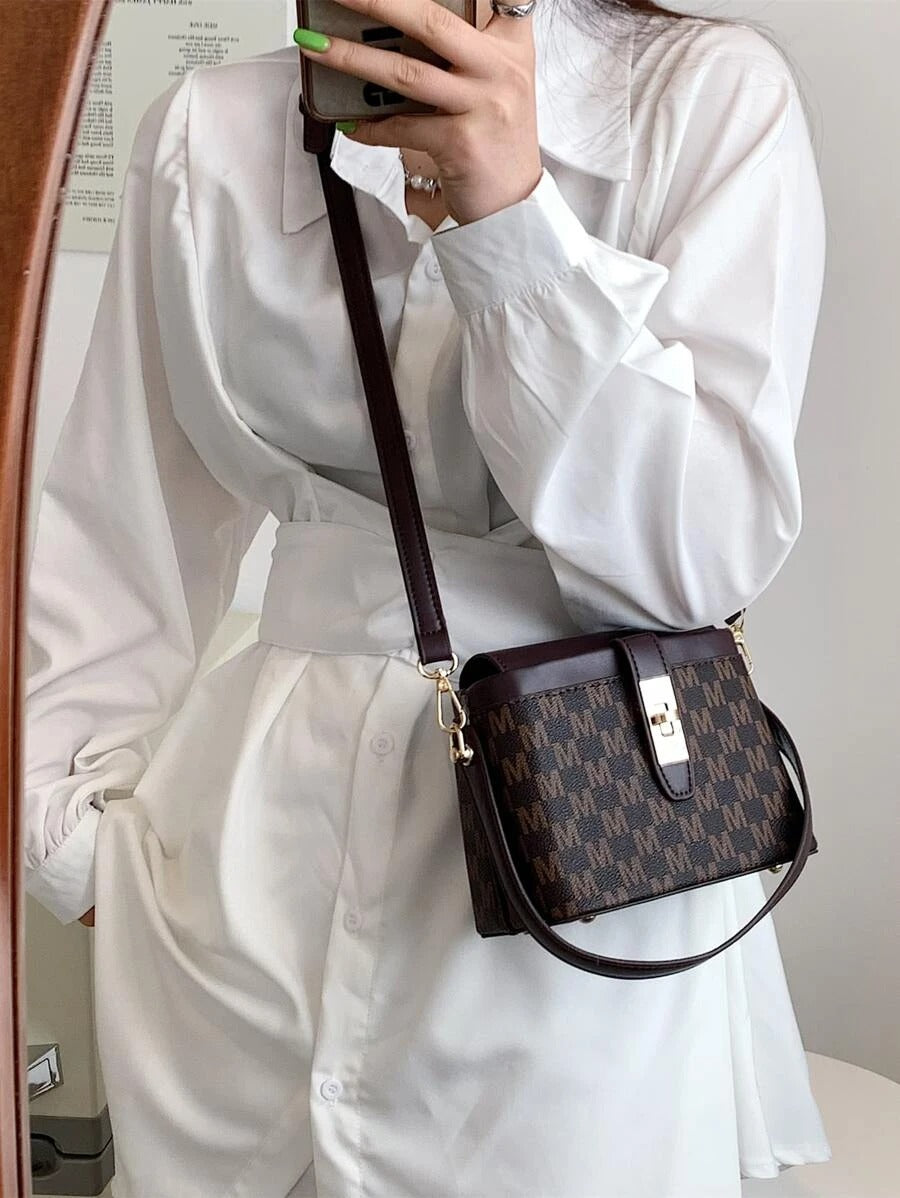 حقيبة مربعة طباعة بني شنط وحقائب شنط بني