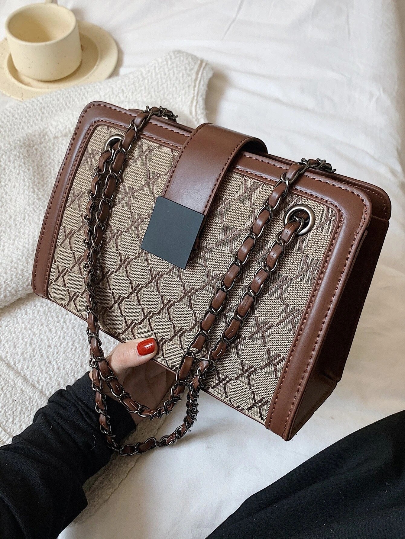 حقيبة الكتف بنقش بني شنط وحقائب شنط بني