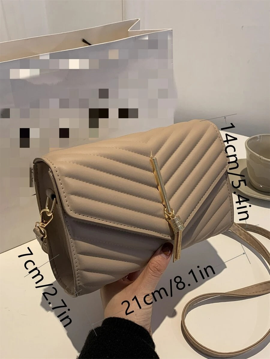 حقيبة مربع بسلساله ذهبية شنط وحقائب شنط بيج