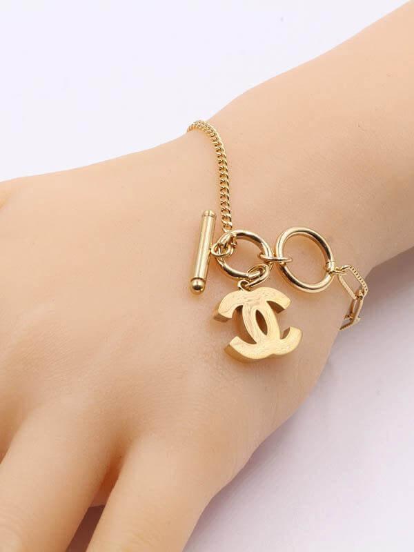 اسوارة شانيل قولد لوقو اسواره chanel ذهبي
