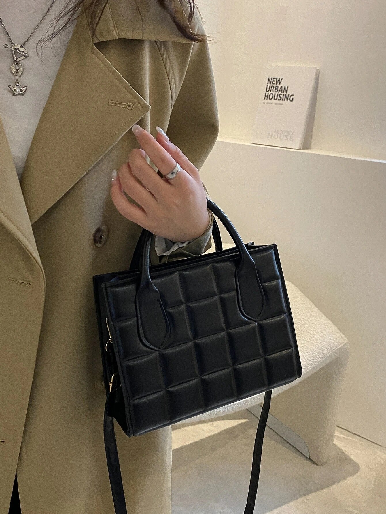 حقيبة مربعة اسود شنط وحقائب شنط اسود