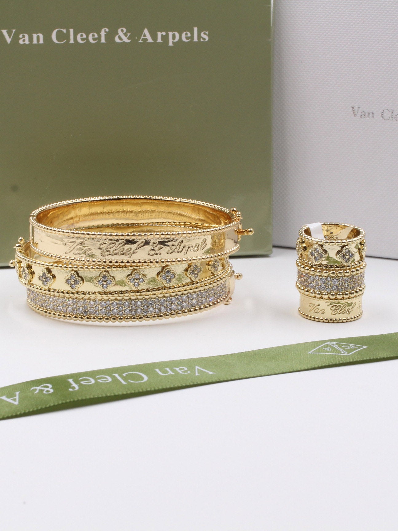 مجموعه اساور وخواتم فان كليف مرصعة زركون اسواره van cleef