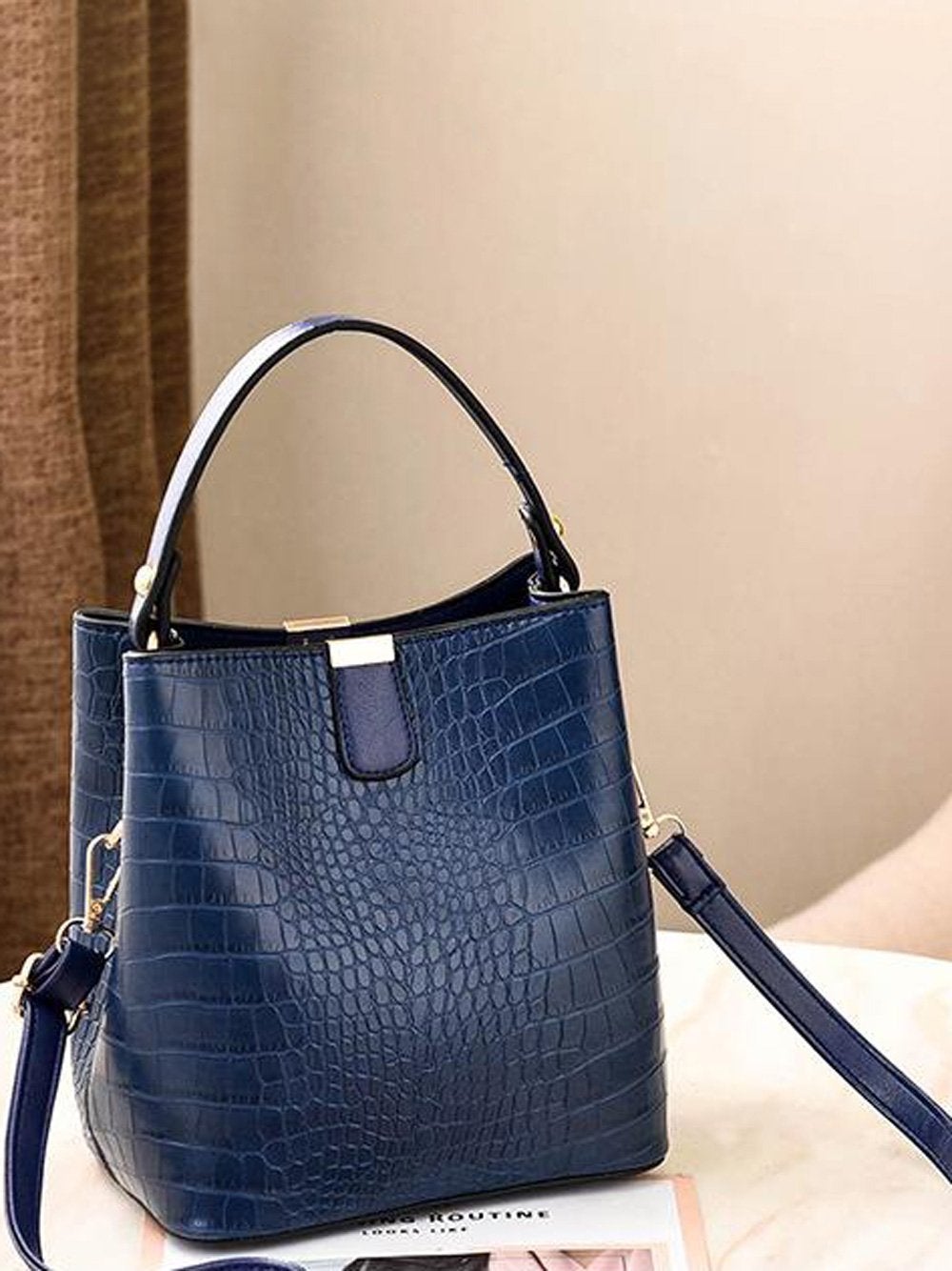 شنطة جلد تمساح شنط وحقائب شنط كحلي