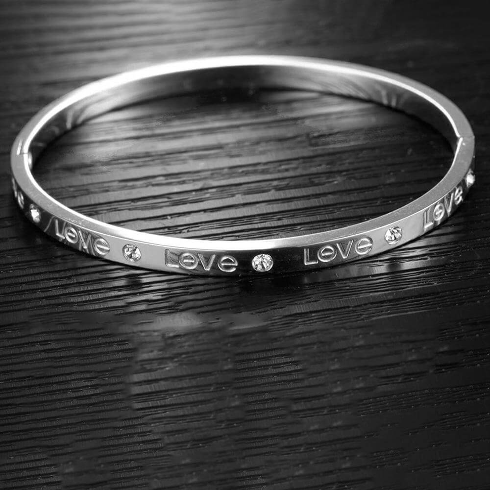 اسواره كارتير بانقل love اسواره متوفر 3 لون فضي