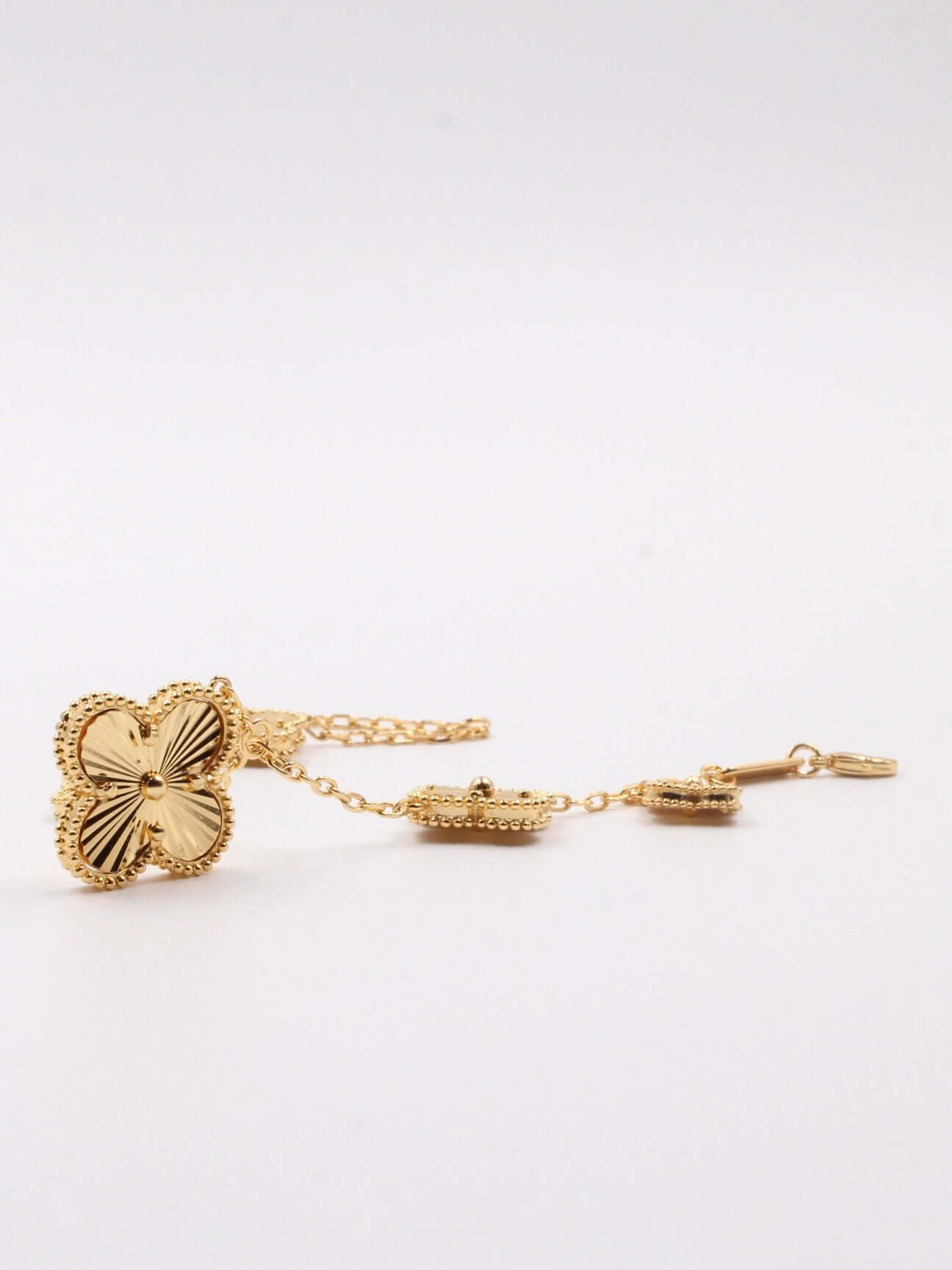 اسوارة فان كليف ذهبي اسواره van cleef