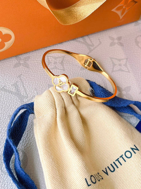 اسوارة لويس فيتون لوقو شيل ابيض اسواره louis vuitton