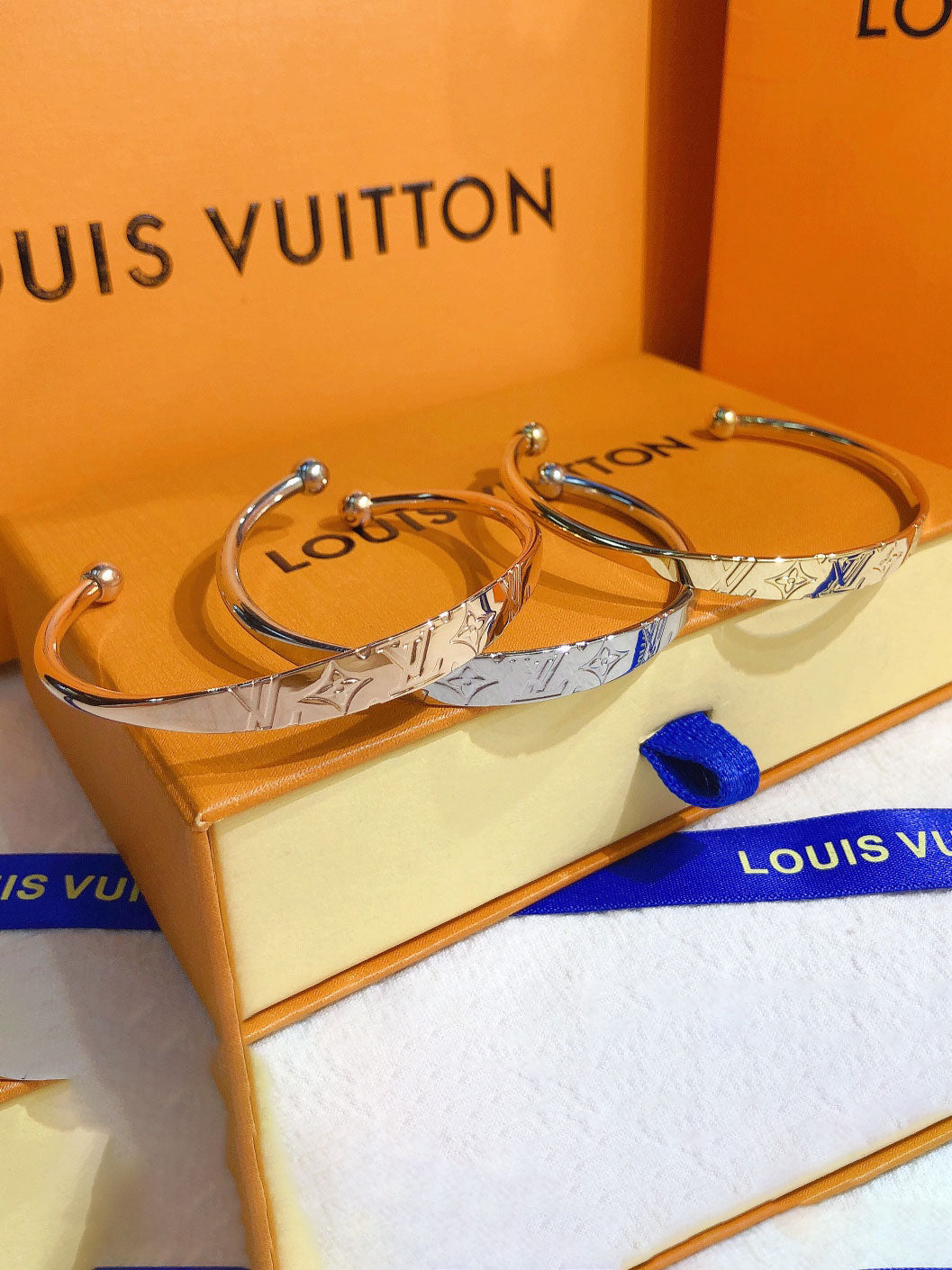 اساور لويس فيتون بانقل اوبن سايز اسواره louis vuitton