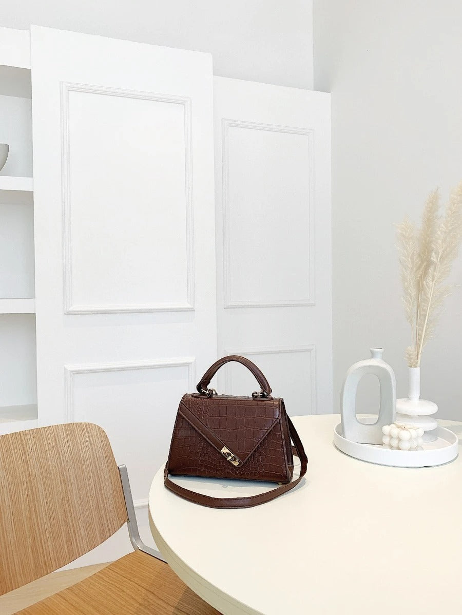 شنطة كتف بقفل مطرز شنط وحقائب شنط