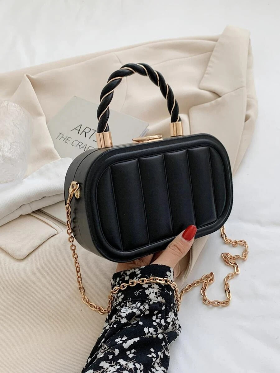 حقيبة شكل صندوق اسود شنط وحقائب شنط اسود