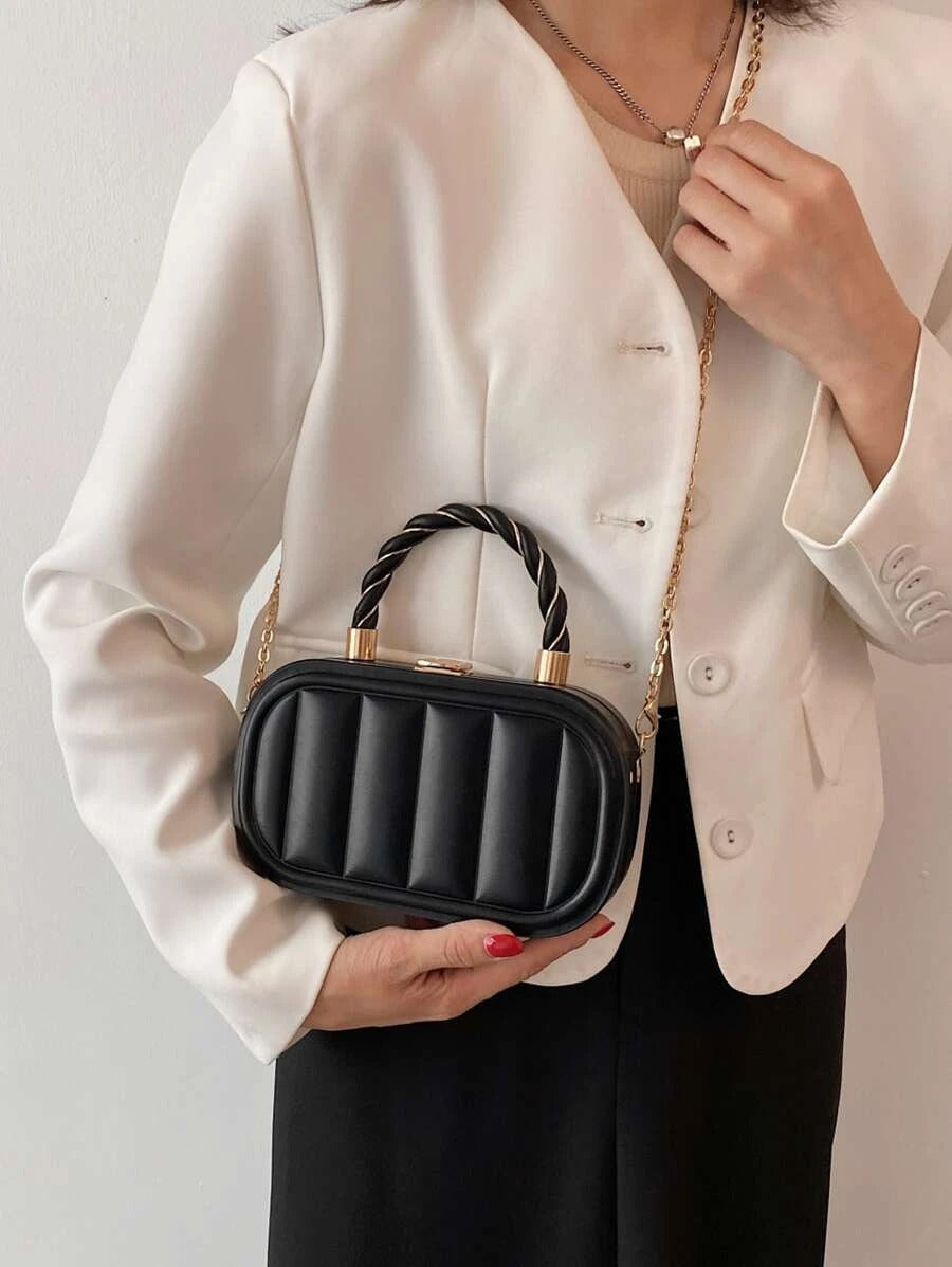 حقيبة شكل صندوق اسود شنط وحقائب شنط