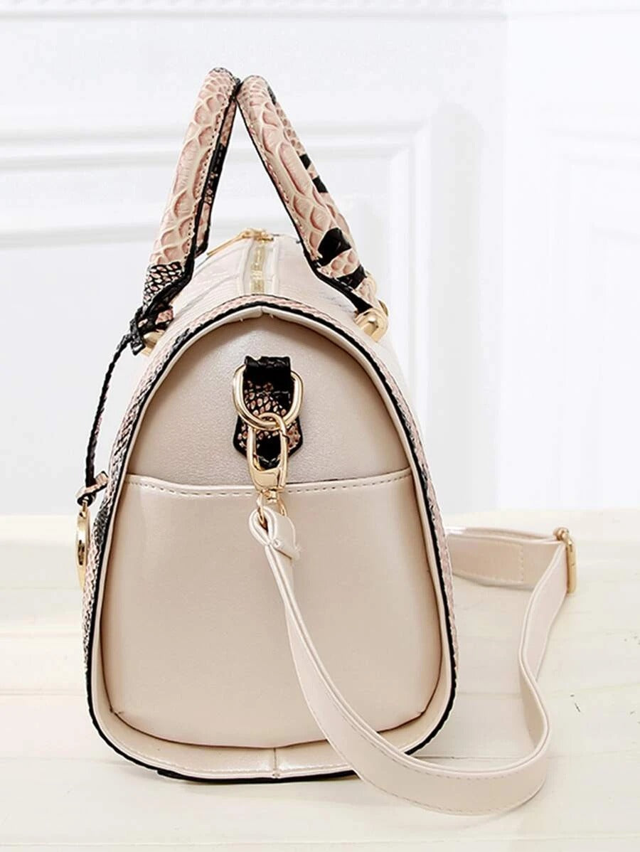 شنطة يد مزخرفة بجلد ثعبان شنط وحقائب شنط