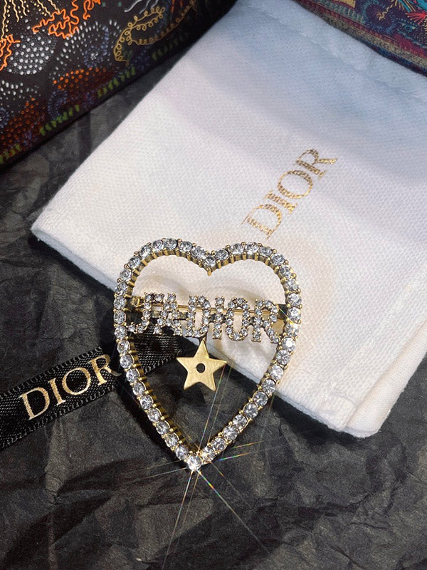 بروش ماركة ديور قلب بروش dior