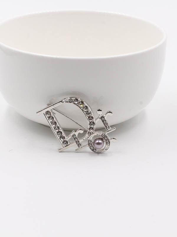 بروشات ديور بروش dior فضي