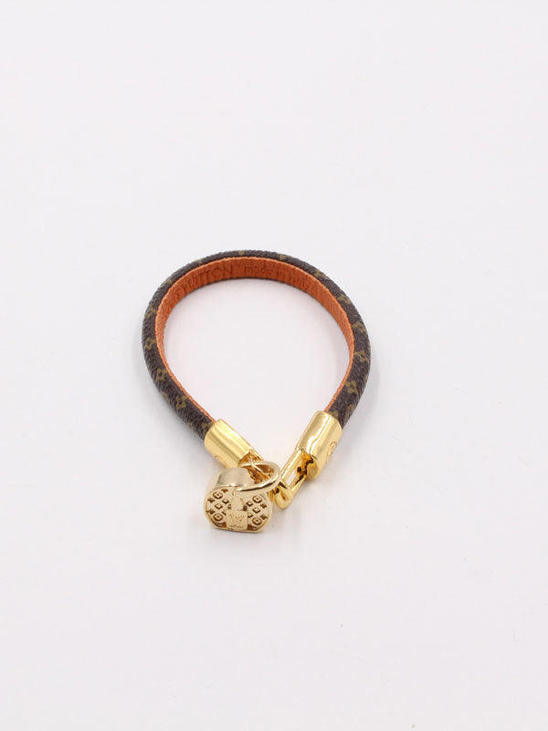 اساور لويس فيتون جلد قفل ذهبي (مقاس صغير) اسواره louis vuitton