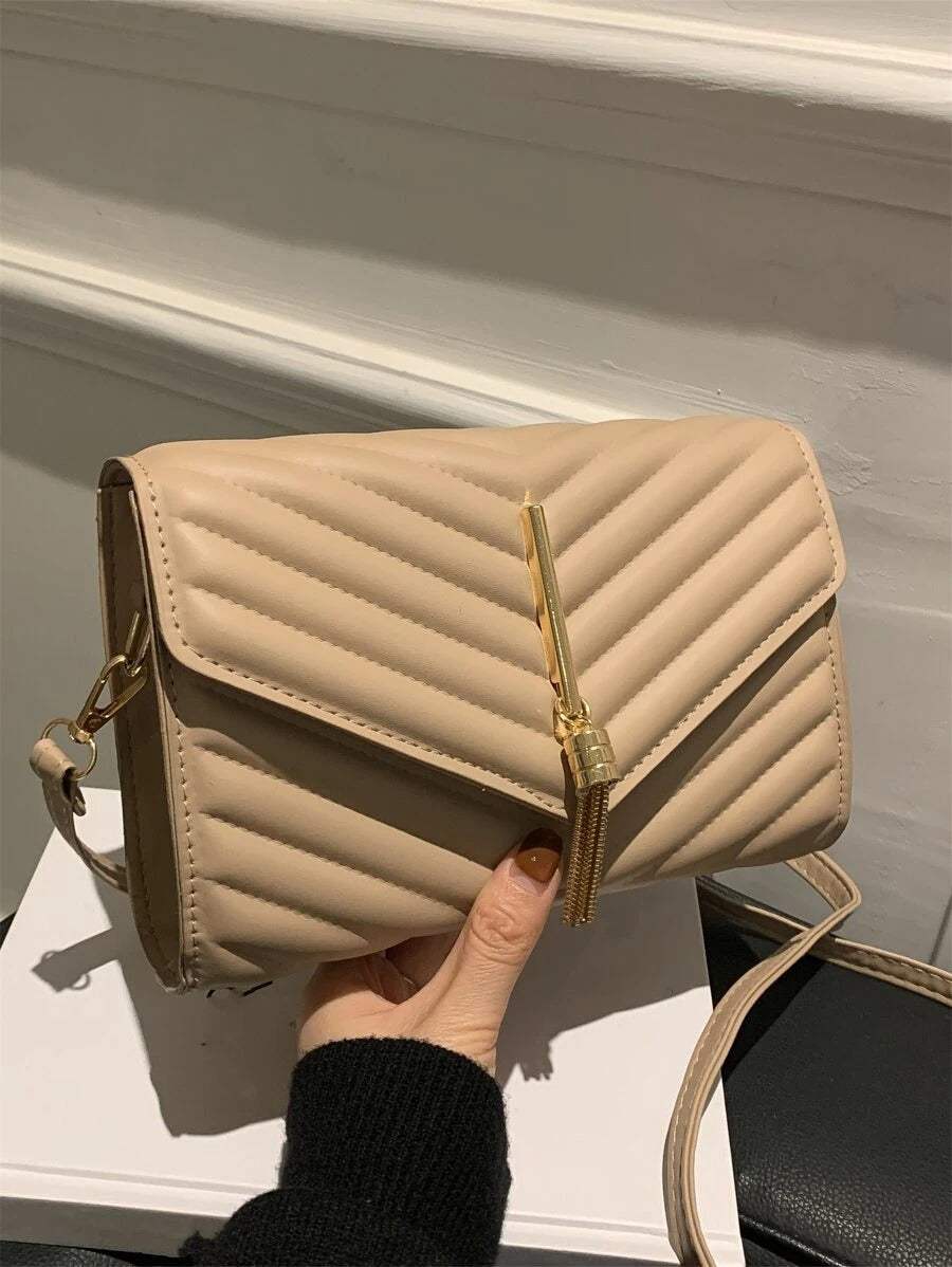 حقيبة مربع بسلساله ذهبية شنط وحقائب شنط